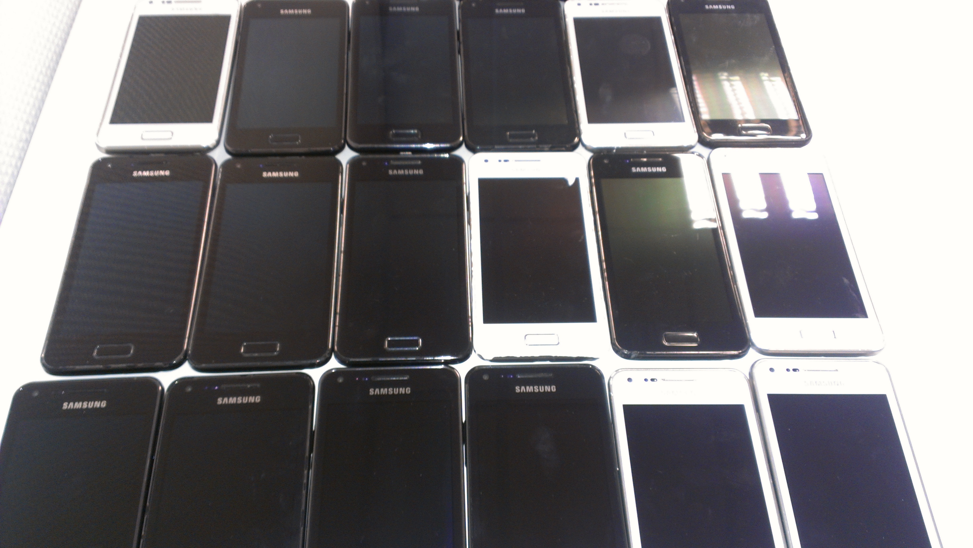 lots de samsung à la vente  i9070 galaxy s advance