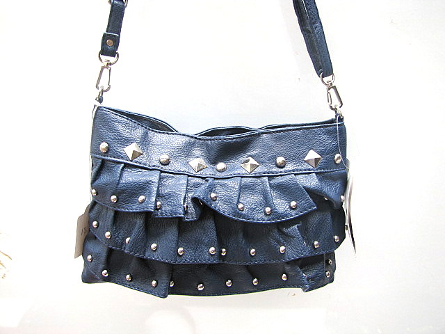 SAC BANDOULIERE CLOUTE REF 7002 2.95€ HT 