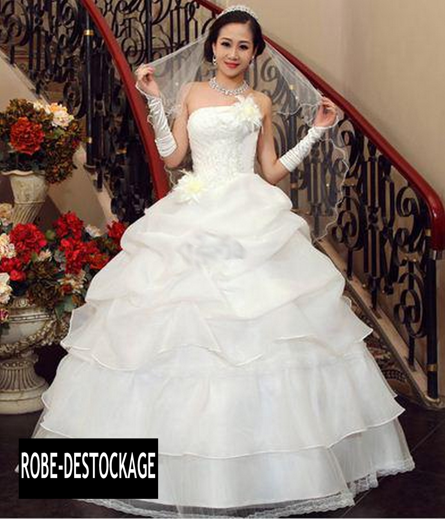 Robe mariage pas cher à l'unité ou en lot destockage