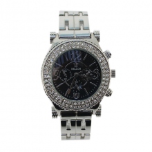 Montre argentée ornée de strass avec 3 compteurs