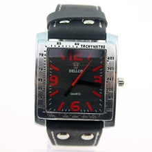 Montre argentée pour homme avec tachymètre
