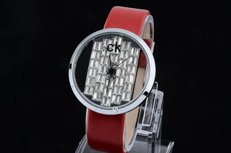 Montres en vente à partir du magasin de montres Modern Cool
