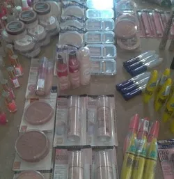 Lot de maquillage de marque