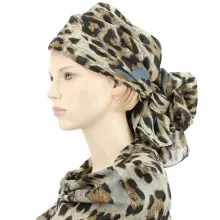 Foulard léopardé avec des cœurs