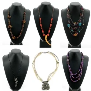 Lot des colliers femme
