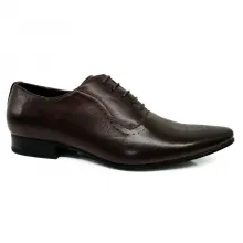 Chaussures de ville ornées de perforation