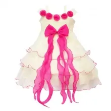 Robe à volants ornée de roses et nœud devant