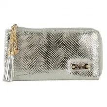 Pochette reptile ornée de breloques