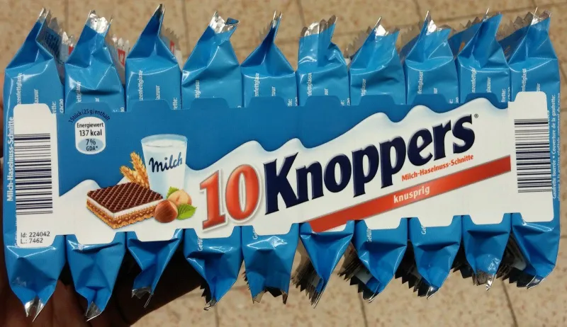 Knoppers Biscuit