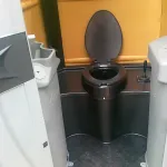 Location cabine toilette autonome  pour chantier à partir de 3 €.