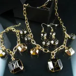 Designer vente: bijoux de mode, bijoux, accessoires