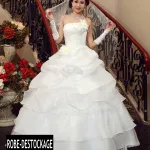 Robe mariage pas cher à l'unité ou en lot destockage