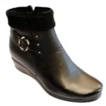 Bottines femme avec fausse fourrure et bride bouclé sur le côté