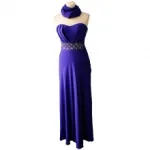 Robe de soirée décorée de plis et perles