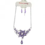 Jolie parure glamour sertie de pierres