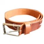 Ceinture gravée de motifs en cuir