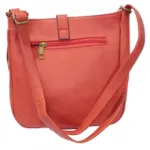 Sac à bandoulière clouté avec des franges