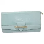 Pochette reptile dotée d'une languette
