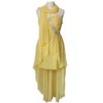 Robe de soirée ornée de cristaux avec écharpe