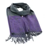 Écharpe à franges en deux tons avec motif baroque