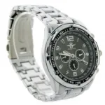 Montre métal avec chronographes et tachymètre
