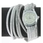 Montre-bracelet multirang clouté