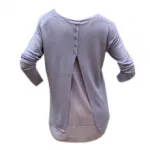 Pull avec motif écaille et ouverture au dos