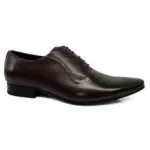 Chaussures de ville ornées de perforation