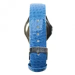 Montre fashion parée de strass