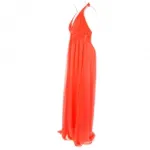 Robe longue voilée et décorée de strass