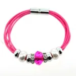 Bracelet orné de strass et perles
