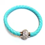 Bracelet fantaisie orné de strass