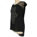 Top orné de motif fantaisie clouté 