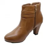 Bottines à talon avec doubles brides à boucles