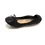 Ballerine élastiquée ornée de nœud lacet