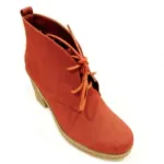 Bottines à talon avec lacet