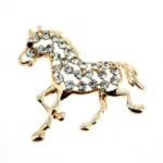 Broche fantaisie agrémentée de strass
