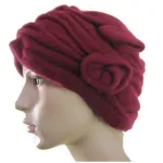 Chapeau femme en laine réf 9650 0.50€ht/unité