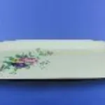 Le plateau blanc avec décalcomanie, 37 cm